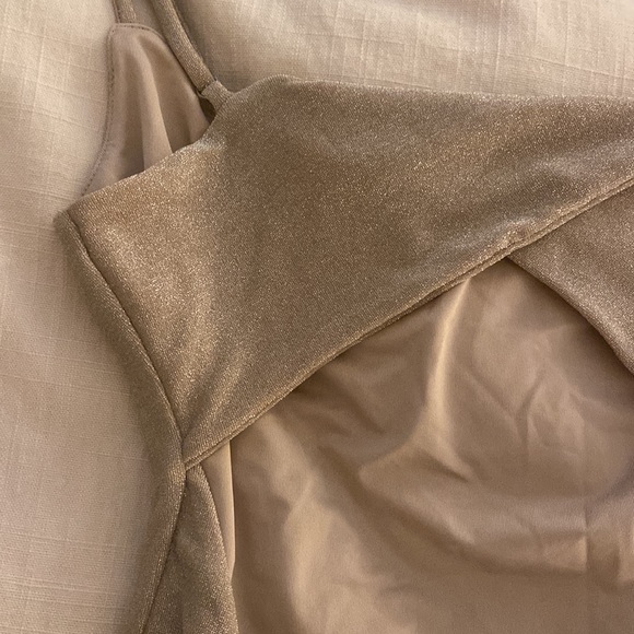 Dynamite bodysuit with snaps, cutout back with a crossover at the top - Picture 4 of 4